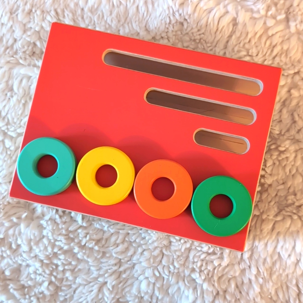 Lovevery count and slide ring chute